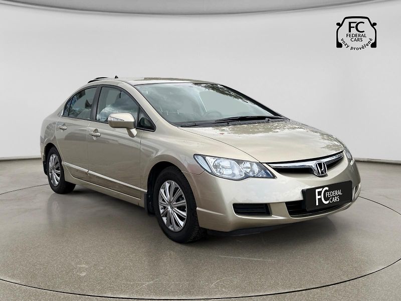 Honda Civic 8. gen 1.8 LS - fotka 7 z 21