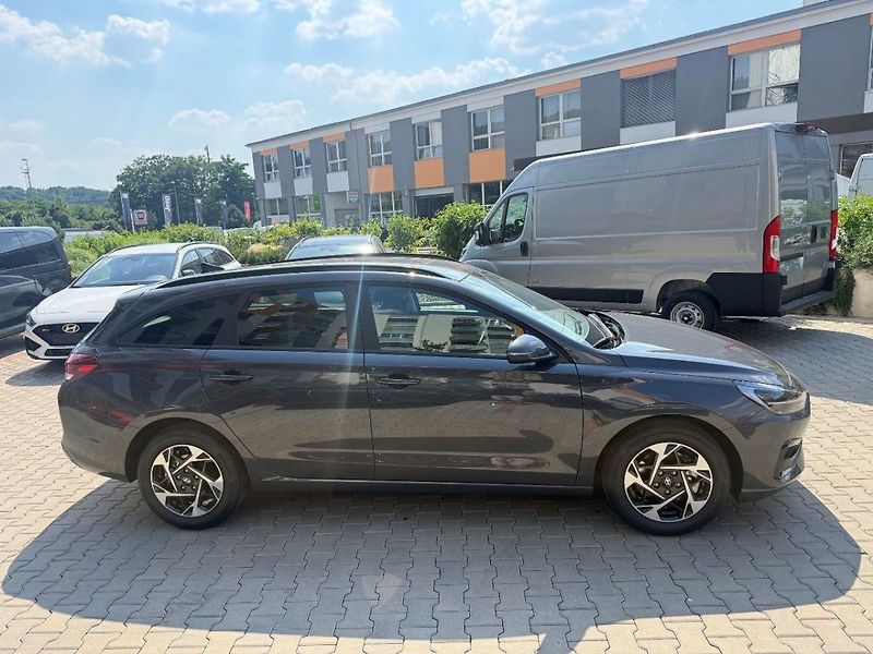 Hyundai i30 26 WG 1,0 T-GDI MT GO CZECH - fotka 2 z 9