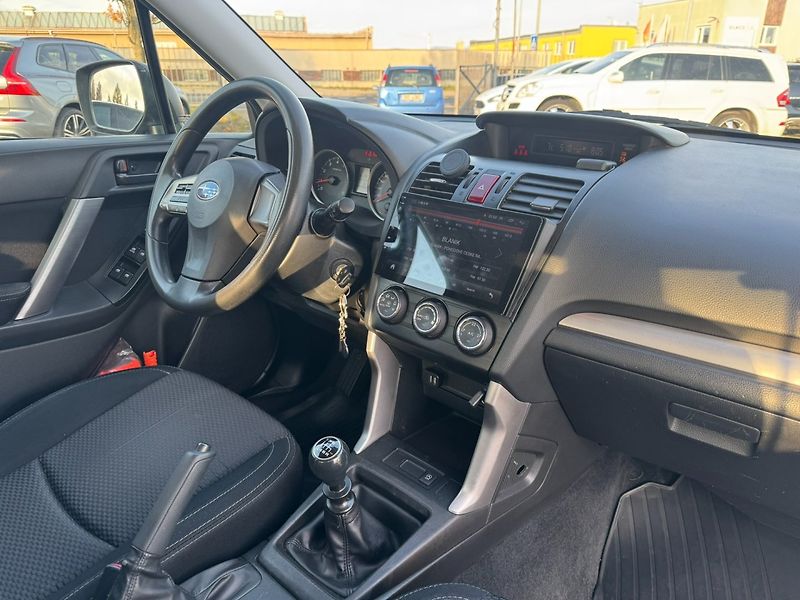 Subaru Forester (2014) 4x4 2,0i 110KW STK ITÁLIE - fotka 38 z 44