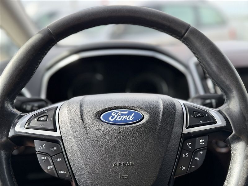 Ford S-MAX 2,0 TDCI 110kW NAVI +SADA KOL - fotka 17 z 27