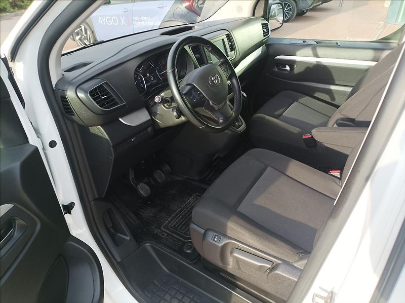 Toyota ProAce Verso 2,0 Shuttle Business 8S L2 - fotka 12 z 20