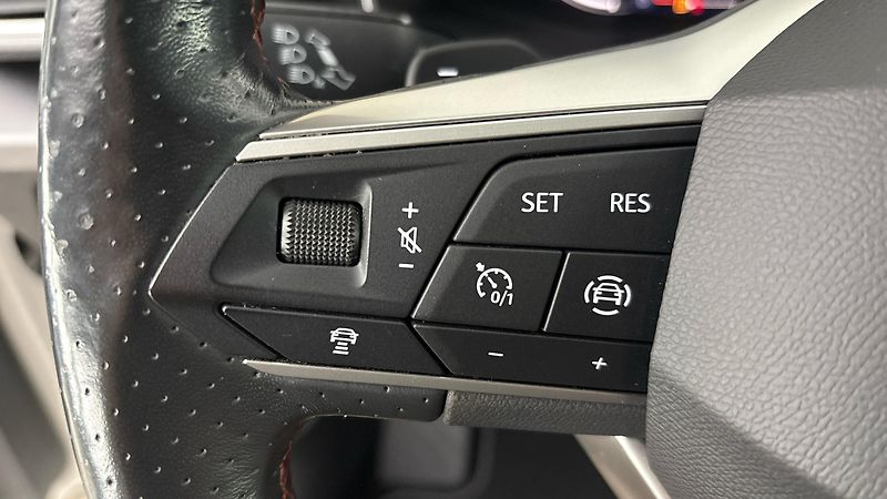 Seat Leon 2.0 TDI DSG FR Sportstourer - fotka 14 z 26