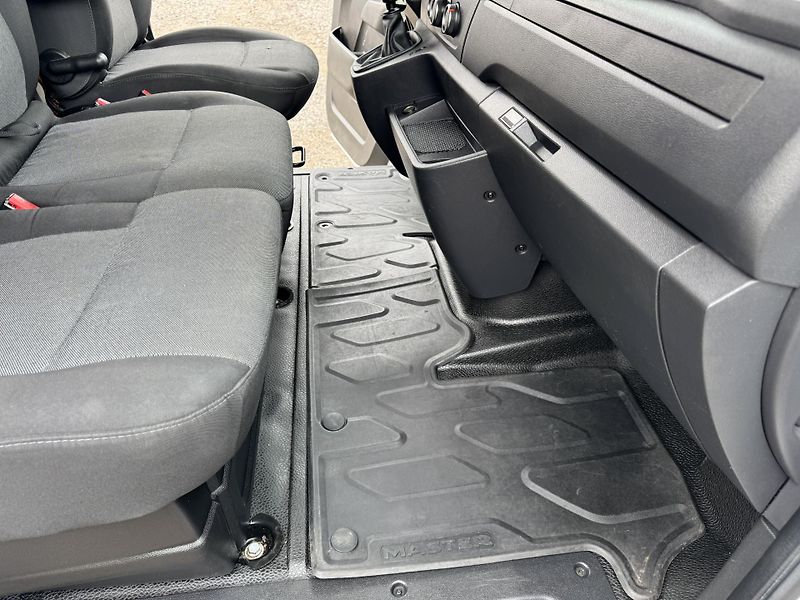 Renault Master 2.3DCi,120kw,10pal.,ČR,1.maj. - fotka 22 z 38
