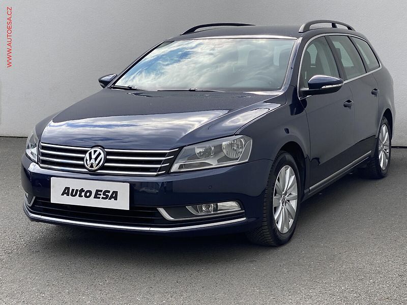 Volkswagen Passat (2012) 1.4 TSi, Comfortline, park - fotka 3 z 18