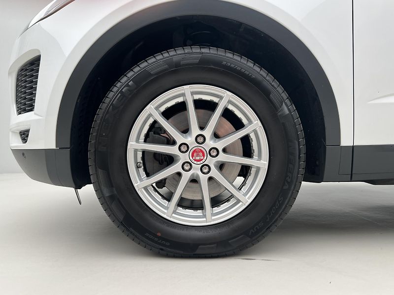 Jaguar E-Pace P250 AWD AUT - fotka 14 z 44