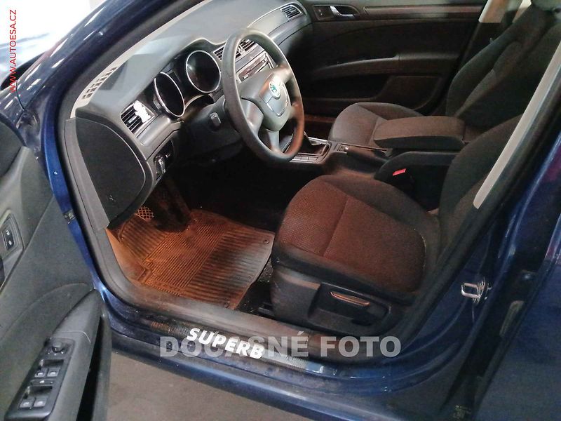 Škoda Superb (2011) 2.0 TDi - fotka 3 z 3