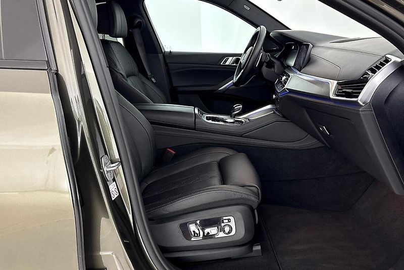 BMW X6 M50d - fotka 13 z 27