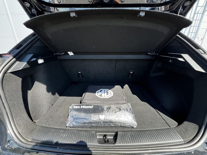 MG MG4 150kW 64kWh LUXURY 1.Maj DPH - fotka 24 z 26