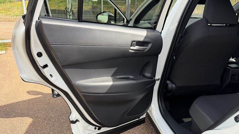 Toyota Corolla Cross 1.8. STYLE SKLADOVÝ VŮZ - fotka 13 z 26