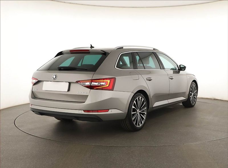 Škoda Superb (2016) Laurin&Klement 2.0 TDI - fotka 5 z 20