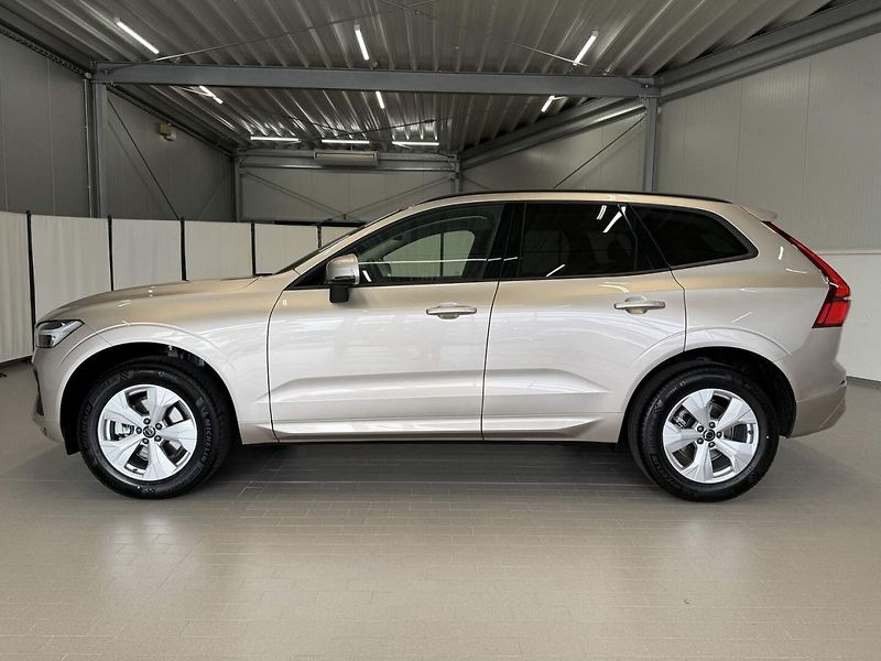Volvo XC60 (2026) B5 2.0L 250+14 HPAT8 AWD CORE - fotka 2 z 26