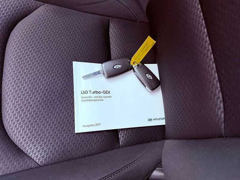 Hyundai i30 1.4 T-GDi Trend, Serviska - fotka 25 z 27