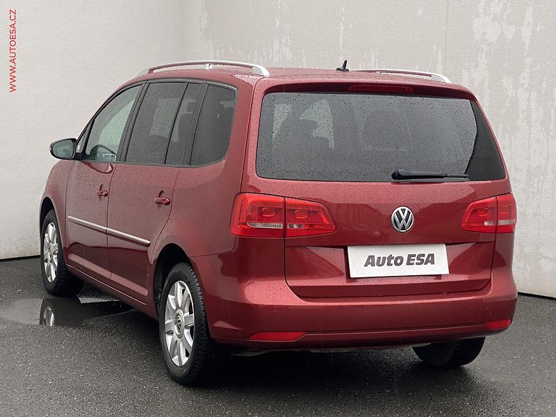 Volkswagen Touran (2011) 1.4 TSi, Highline, výhřev sed - fotka 6 z 17