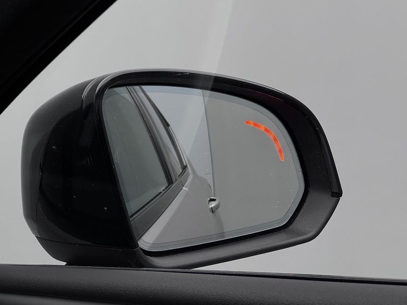 Volvo XC40 B4 DARK PLUS CZ 1.maj - fotka 21 z 47