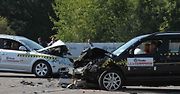 Občas je třeba otestovat i střet skutečných aut. Jednou to Škoda udělala i před novináři