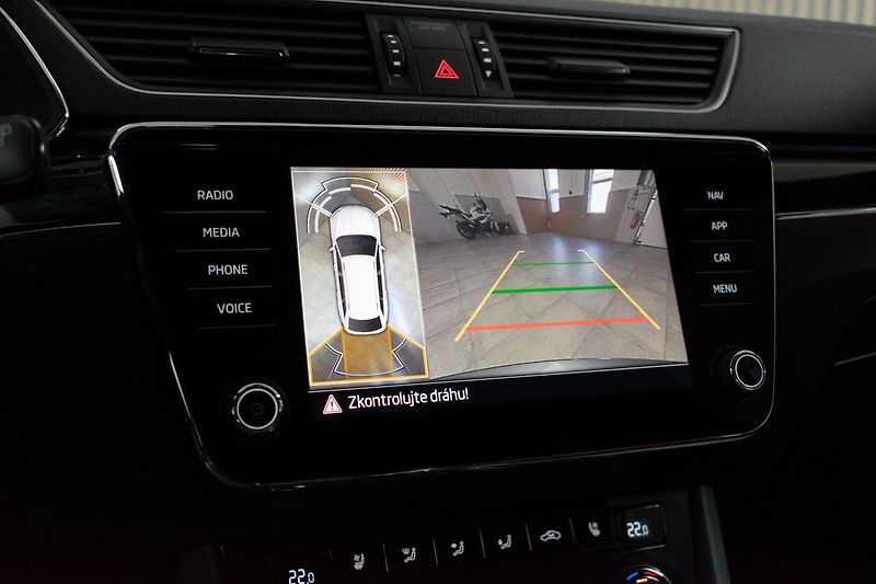 Škoda Superb TDI 147kW L&K 4x4*DPH*ČR 1.MAJ - fotka 30 z 48