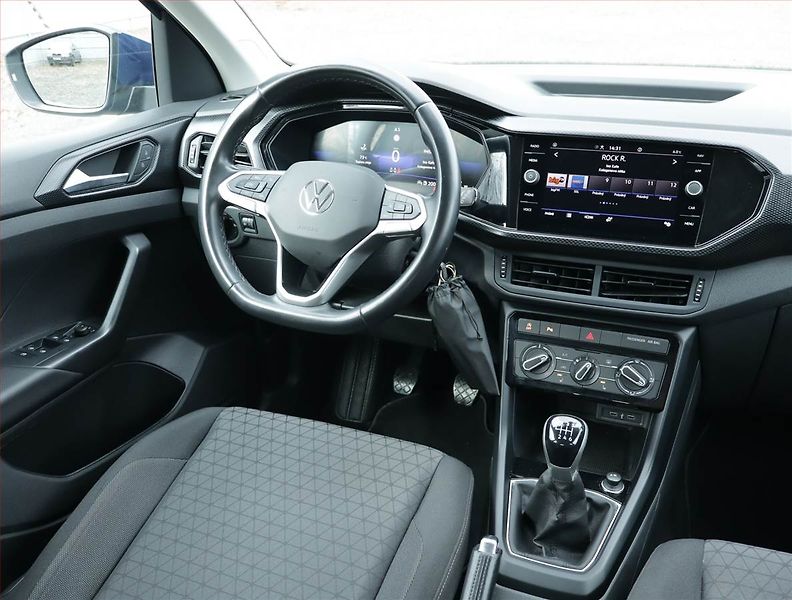 Volkswagen T-Cross (2023) 1.0 TSI, Navi, Park. senzory - fotka 7 z 19