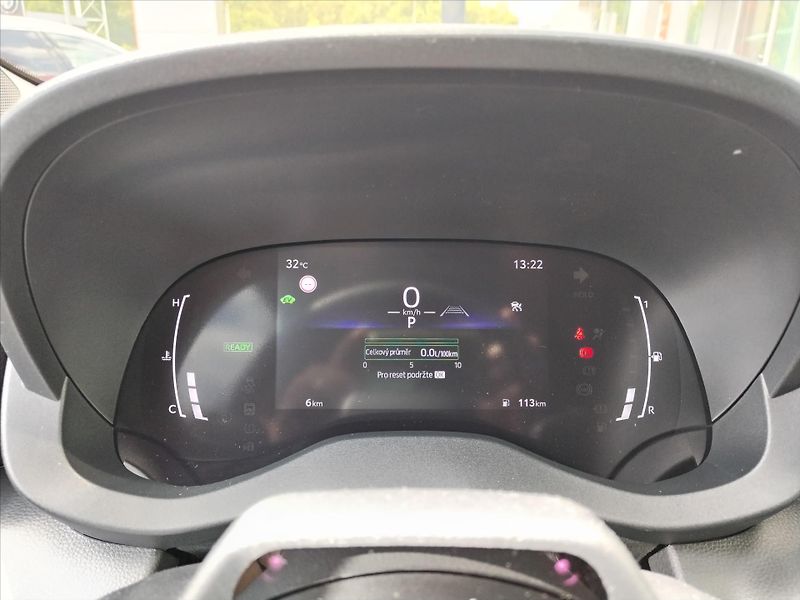 Toyota Yaris 1.5 HYBRID e-CVT  STYLE 116 k - fotka 7 z 14