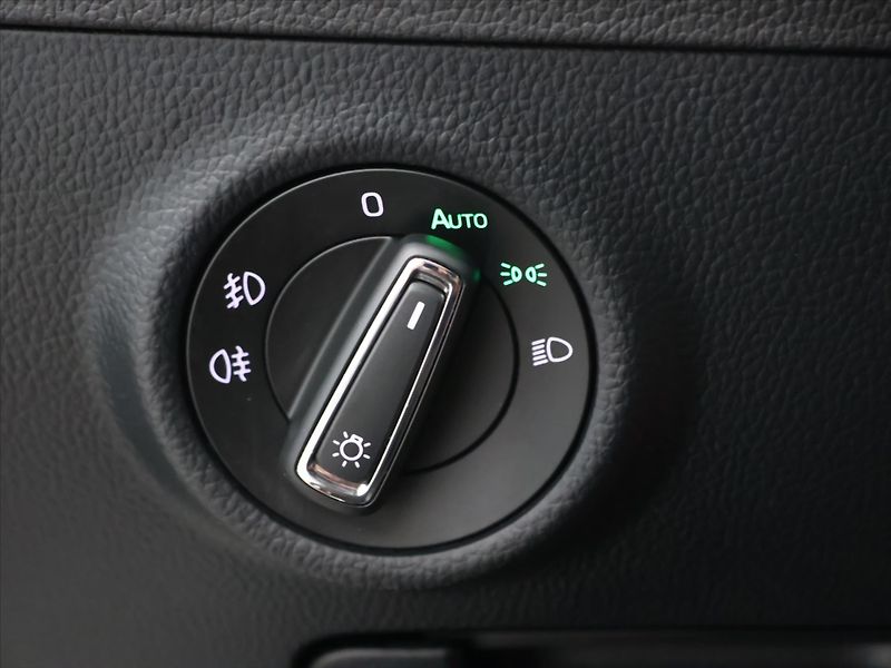 Škoda Superb 2,0 TDI 140kW 4x4 DSG Style CZ - fotka 18 z 34