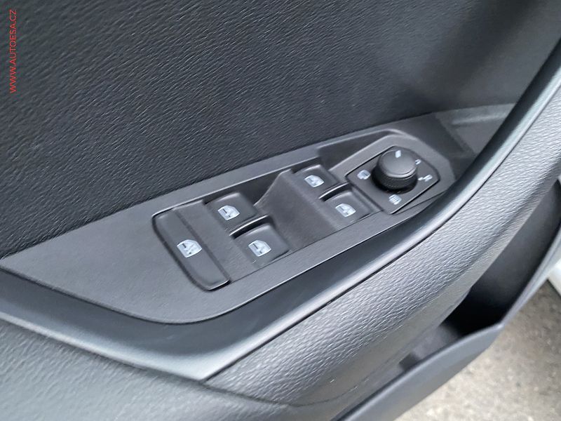 Škoda Karoq (2017) 2.0 TDi 4x4, Ambition - fotka 13 z 17