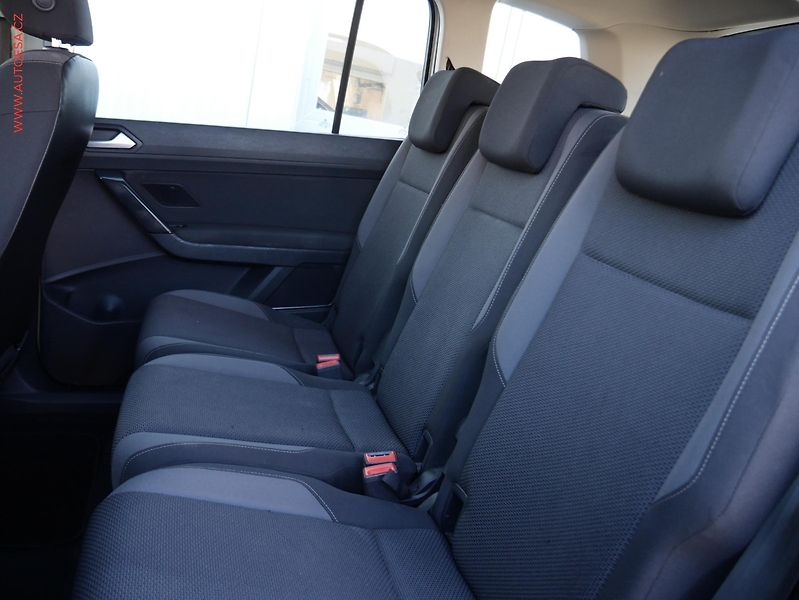 Volkswagen Touran (2017) 1.6TDI, AC - fotka 10 z 17