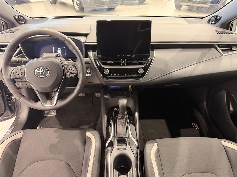Toyota Corolla GR Sport  2.0 Hybrid (178k) - fotka 10 z 11