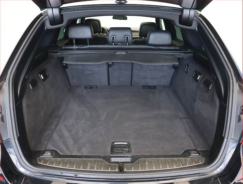 BMW Řada 5 (2013) 530d xDrive, 4X4, Automat - fotka 14 z 23