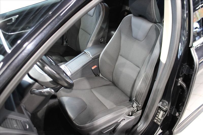 Volvo XC60 D3 AWD Polestar DPH/Tažné - fotka 9 z 26