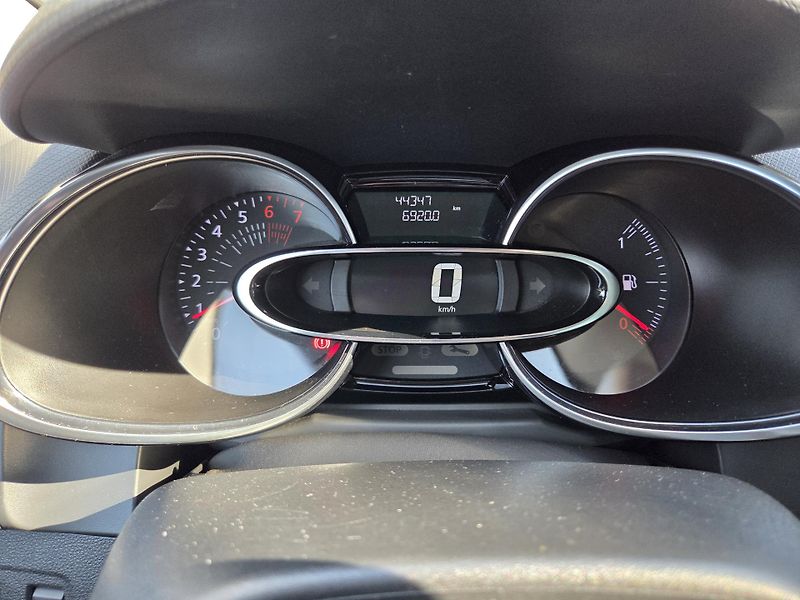 Renault Clio (2017) 1.2 TCe 118 Limited MAN6 - fotka 14 z 32