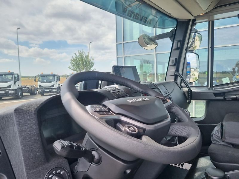 Iveco Eurocargo 180E28 KONTEJNER 10T BÍLÁ - fotka 15 z 26