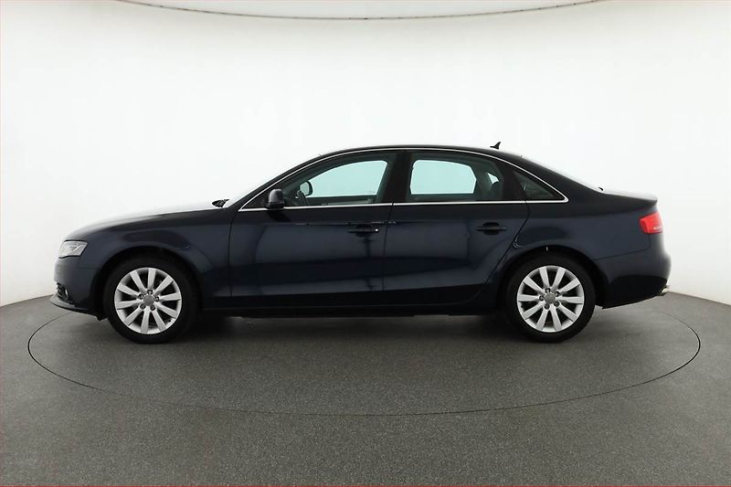 Audi A4 (2010) 1.8 TFSI, Serv.kniha, Navi - fotka 3 z 16