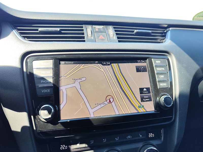 Škoda Octavia 2.0 TDi/135kW RS DSG ČR - fotka 19 z 35