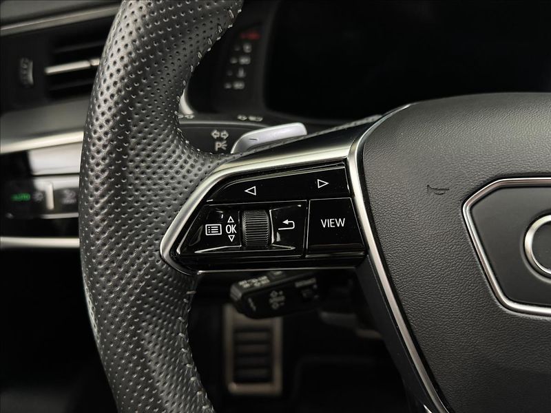 Audi S6 3,0 55TDi 257kW ACC AIR Q TZ - fotka 10 z 50