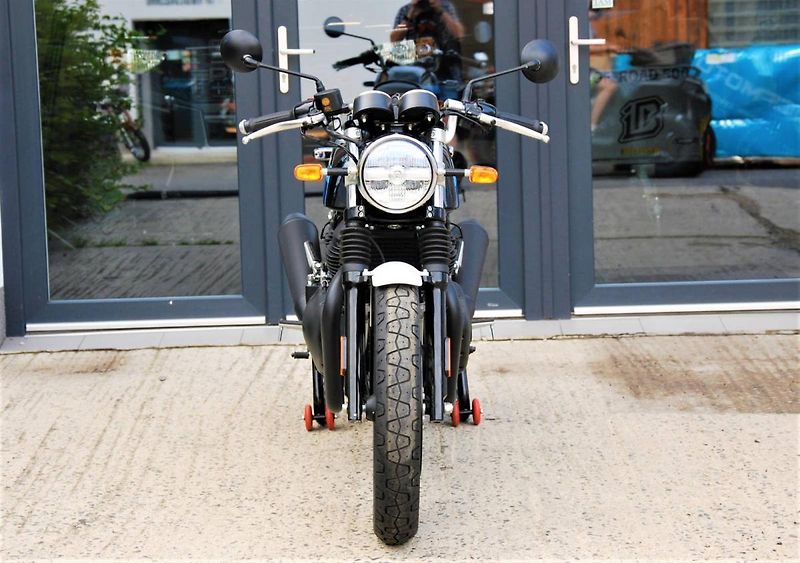 Royal Enfield Continental GT 650 (2026) Twin BLACK-BLUE - fotka 7 z 25