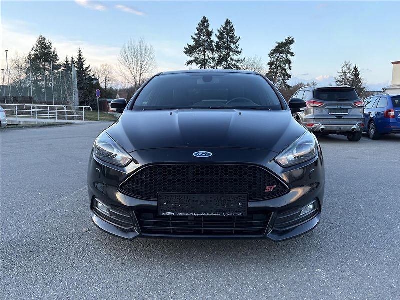 Ford Focus 2,0 TDCi ST 136kW Xen,Šíbr,Nav - fotka 42 z 46