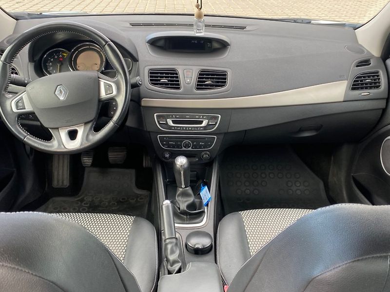 Renault Fluence (2013) 1,6 (82kW) BA. Man - fotka 12 z 26