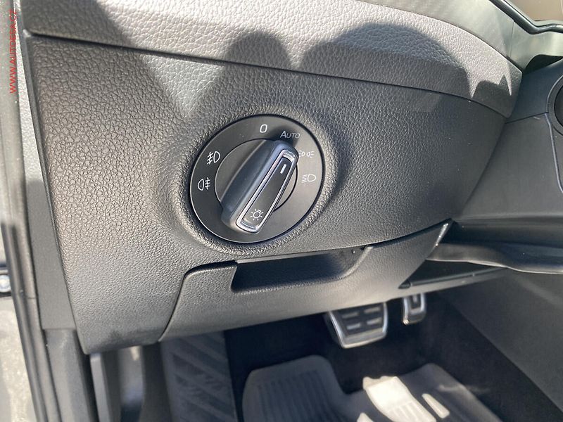 Škoda Superb (2021) 2.0TDi 4x4, ČR, SportLine - fotka 16 z 21