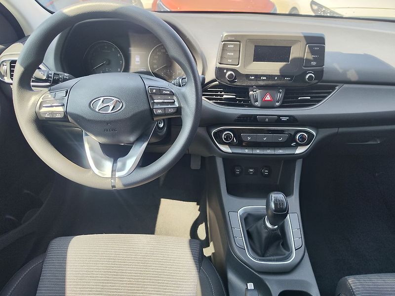 Hyundai i30 1.0 T-GDI/88kW Start Plus - fotka 12 z 26