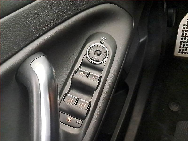 Ford Mondeo (2013) 2.2 TDCi, Automat, Navi - fotka 16 z 18