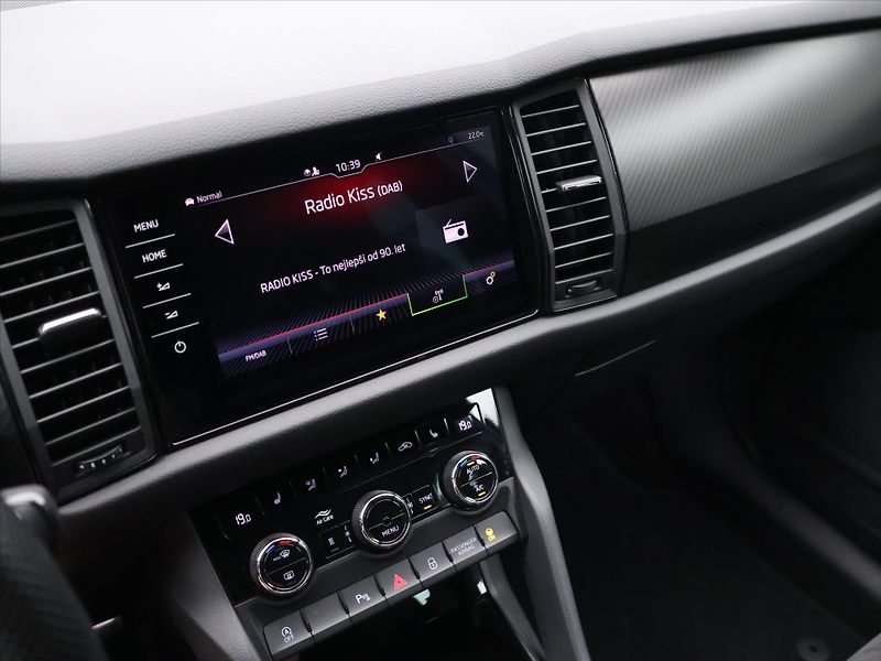 Škoda Kodiaq RS 2,0 TDI DSG 4x4 Webasto 1.M - fotka 25 z 39