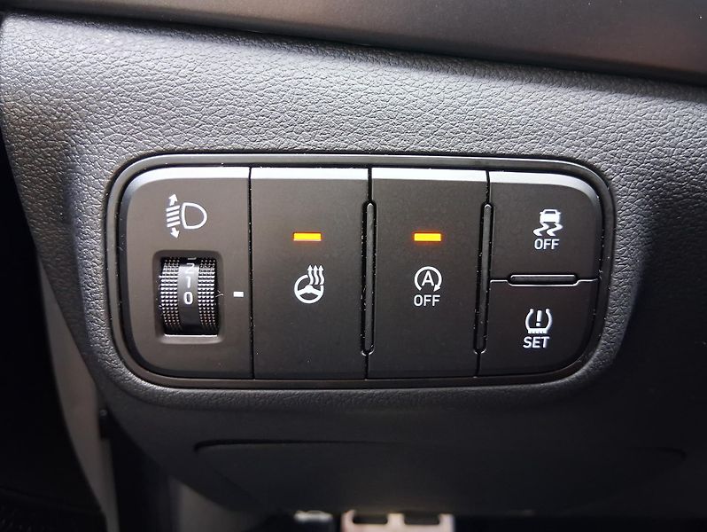 Hyundai Bayon PLAY PLUS 1.0 T-GDi 74 kW - fotka 25 z 26