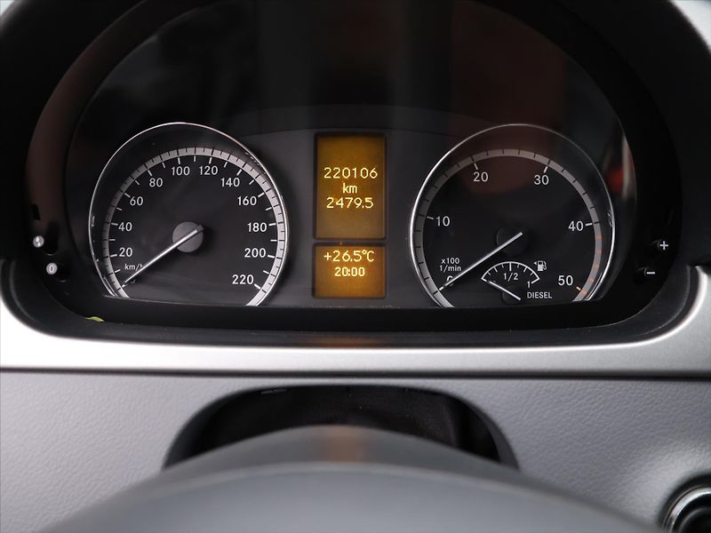 Mercedes-Benz Viano 2,2 CDI 110kW Aut. L CZ 7-Míst - fotka 19 z 32