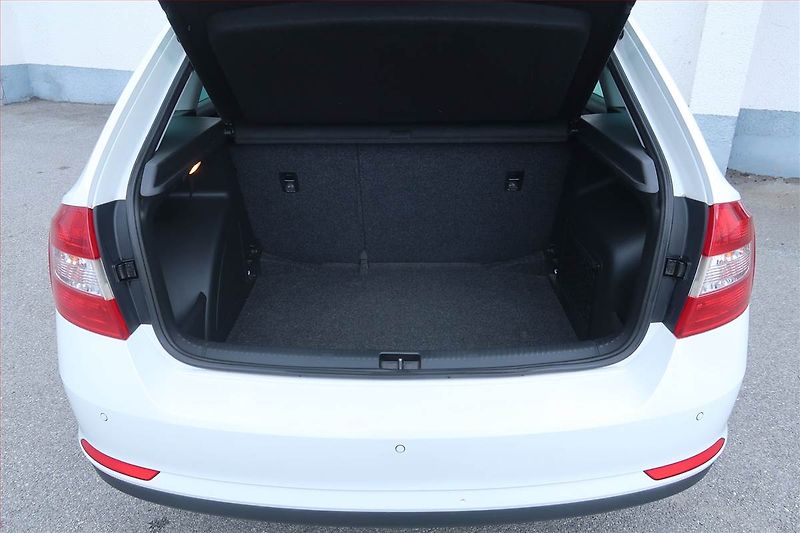 Škoda Rapid (2014) Spaceback 1.2 TSI, Serv.kniha - fotka 14 z 21