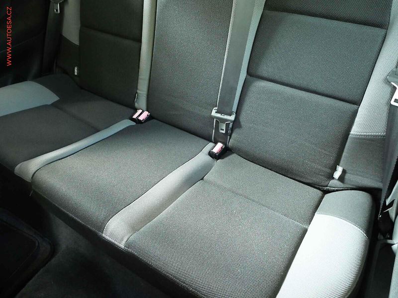 Peugeot 207 (2008) 1.4i, 2.maj, AC - fotka 10 z 17