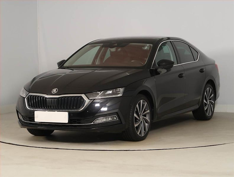 Škoda Octavia (2022) Style Plus 2.0 TSI, DSG,4x4 - fotka 2 z 21
