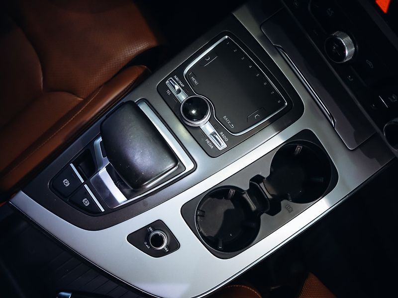 Audi Q7 3.0 245kw - fotka 10 z 29