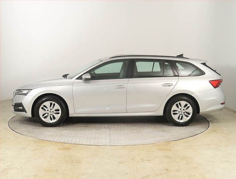 Škoda Octavia (2022) Ambition 2.0 TDI, ČR,1.maj - fotka 3 z 16