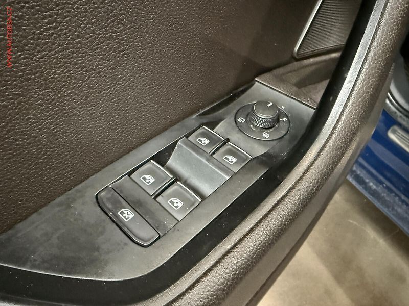 Škoda Superb (2015) 2.0 TDi 4x4, ČR, L&K, DSG - fotka 13 z 23