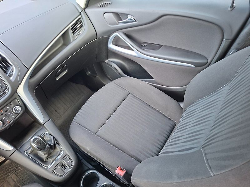 Opel Zafira (2013) TOURER 2.0CDTI 96kW -7.MÍST - fotka 14 z 41