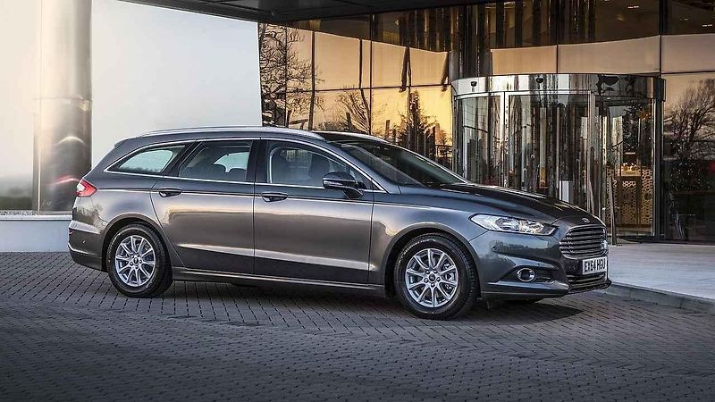 Mazda 6 si účtuje za kombi přesně tolik, co za sedan. Tedy 716 400 Kč.